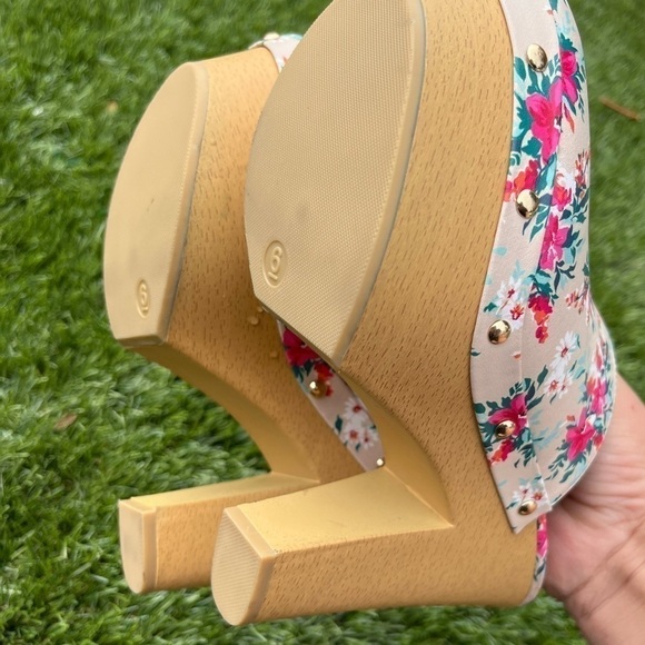 💐✨ Floral Wooden Clog Platforms | Boho Vintage Style | Size 6 - Picture 4 of 4
